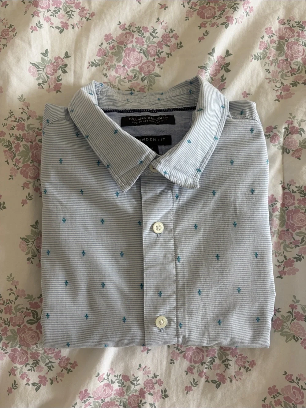 Banana Republic Light Blue Button-Down Shirt with Teal Micro Motif